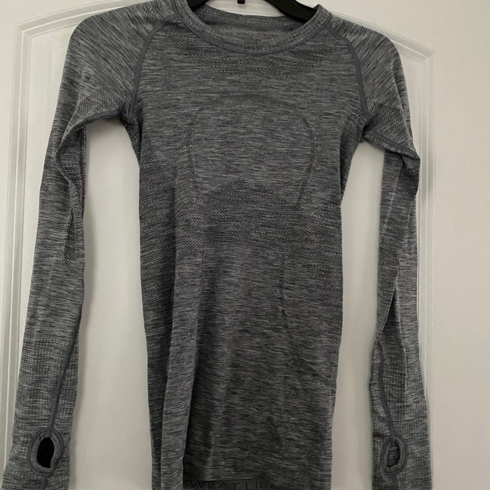 Lululemon Swiftly Tech long sleeve size 2